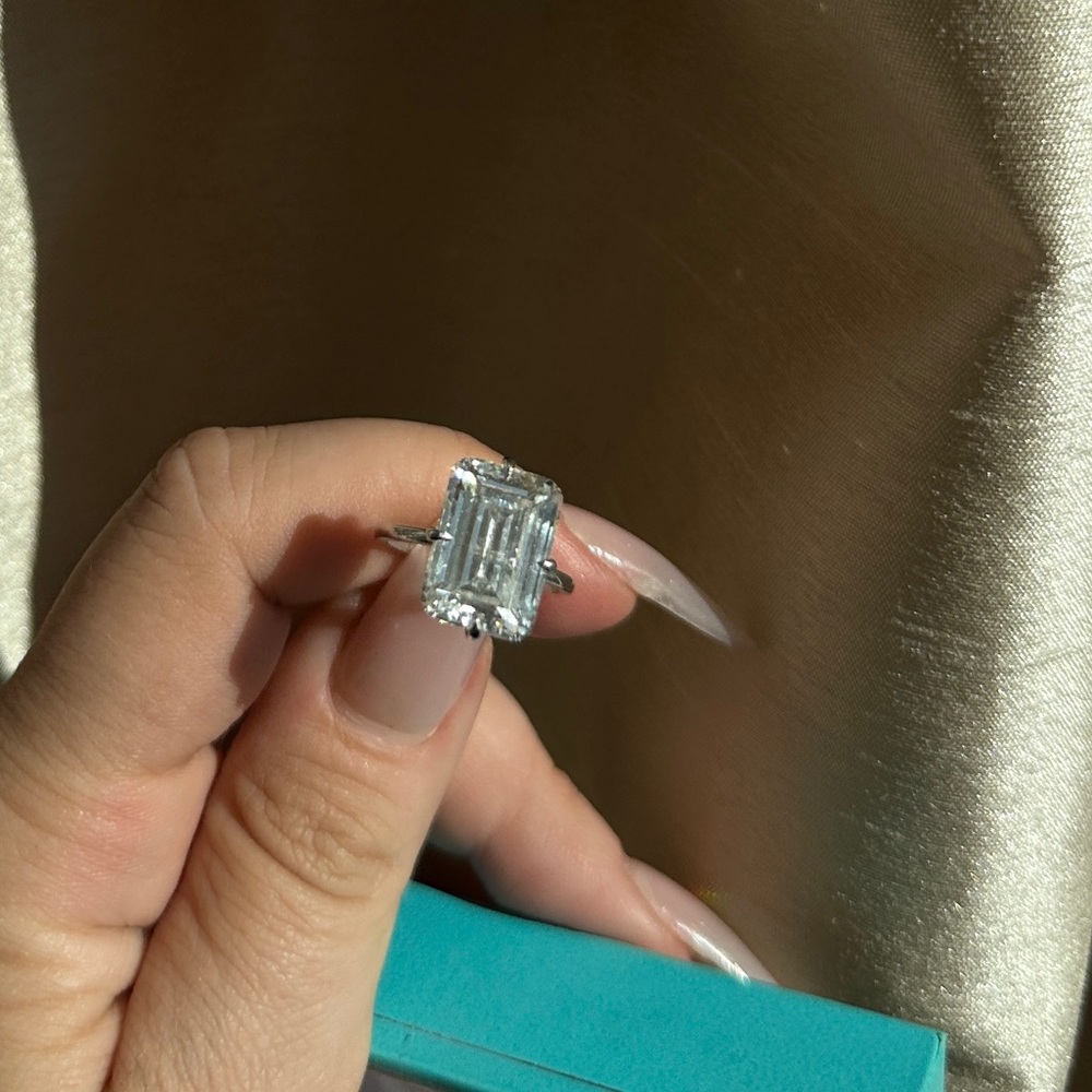 Emerald Cut Diamond Ring - Picture 9 of 9